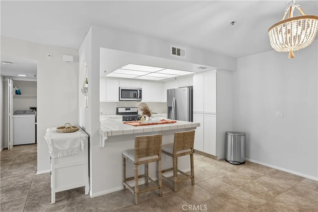 43131 Wall H, Hemet, California 92544 home-pic-8