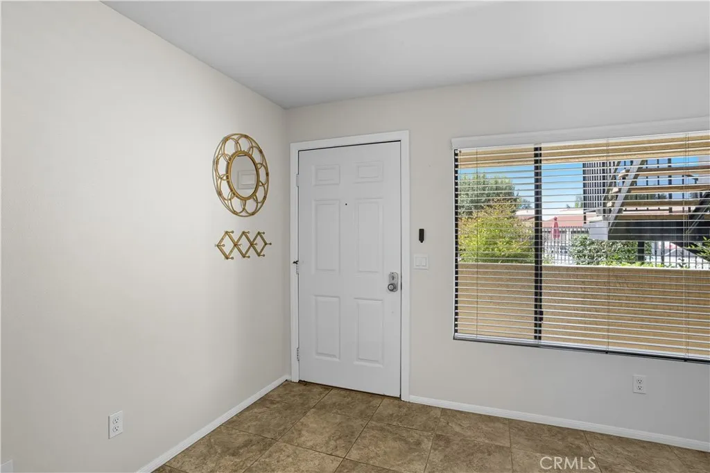 43131 Wall H, Hemet, California 92544 home-pic-5