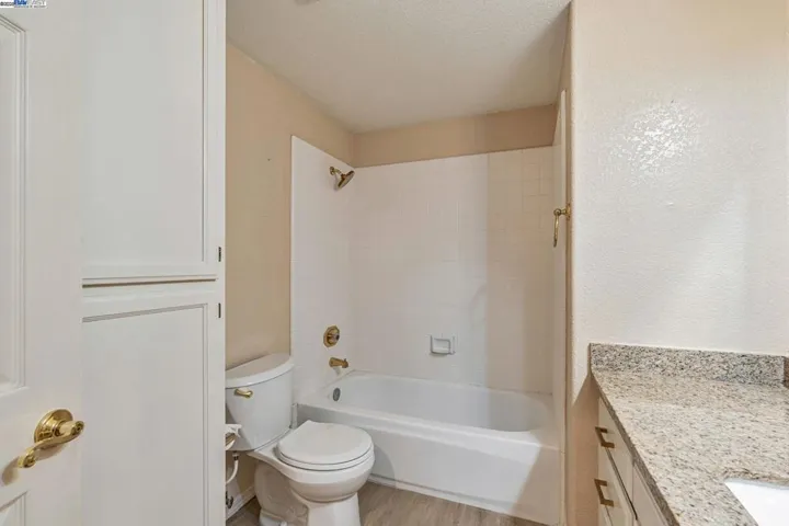 upstairs hall bath