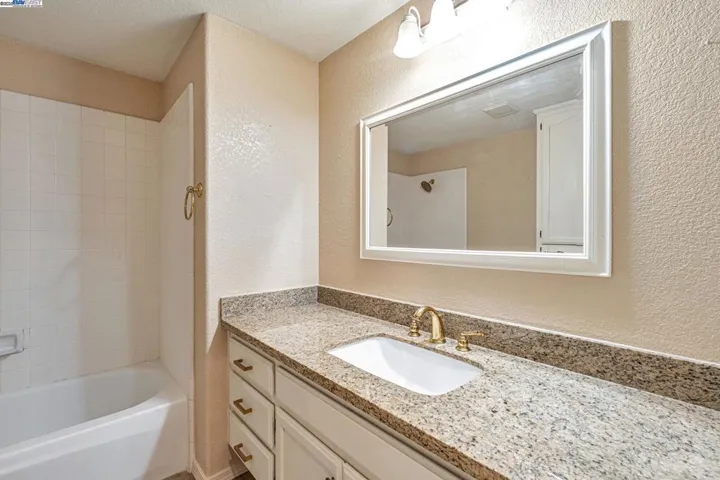 upstairs hall bath