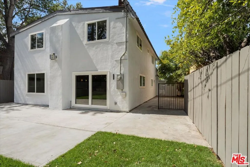 4544 Talofa Avenue, Toluca Lake, California 91602 home-pic-40