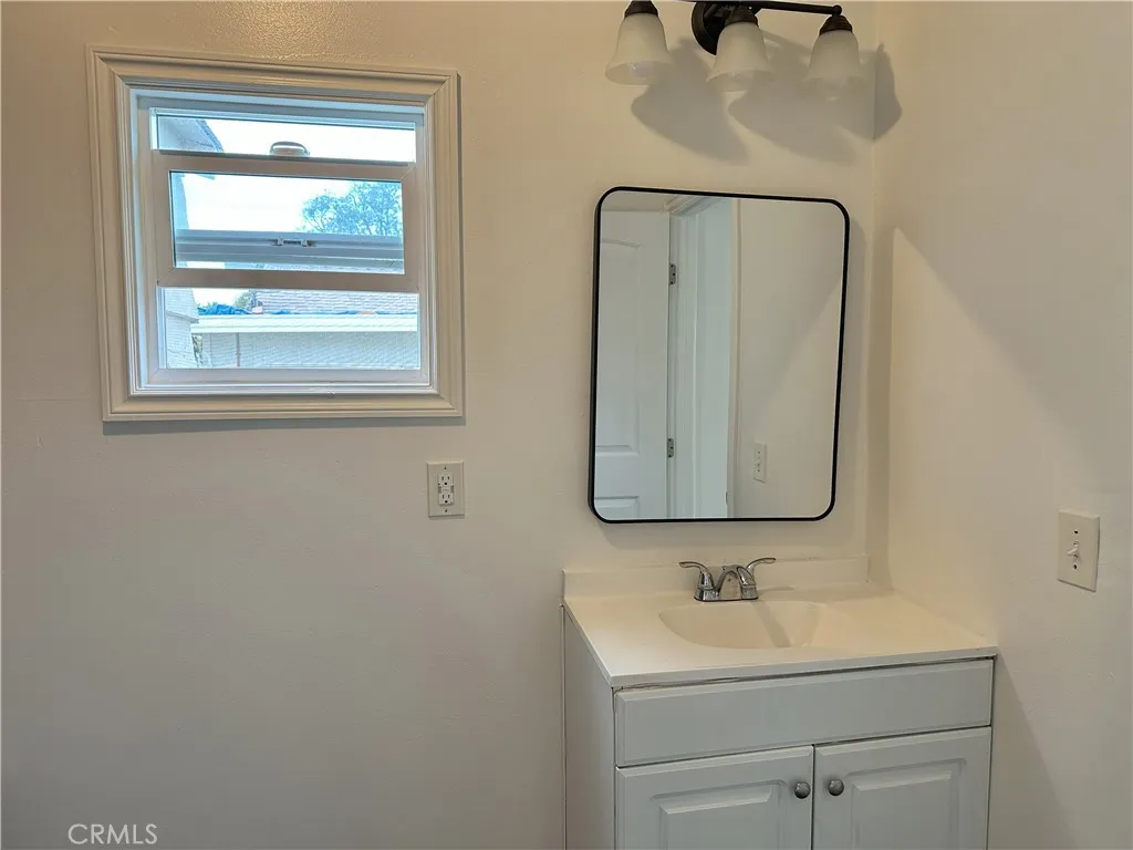 4115 St W 111th, Inglewood, California 90304 home-pic-12