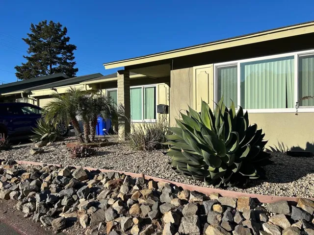 1037 51 Meadowlake Drive, Vista, California 92084