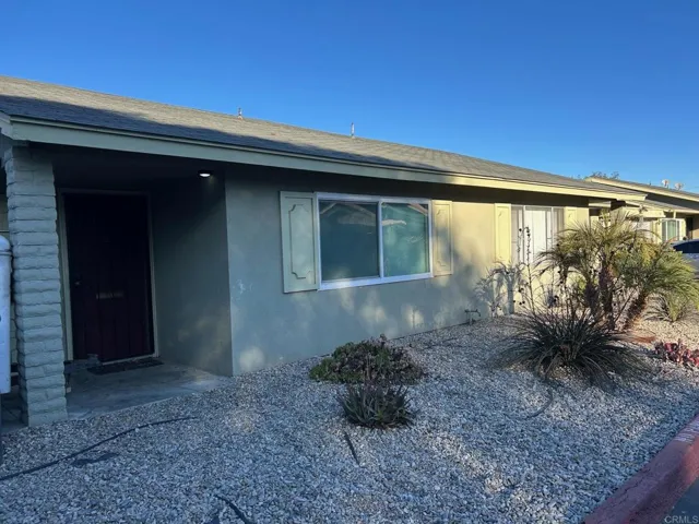 1037 51 Meadowlake Drive, Vista, California 92084