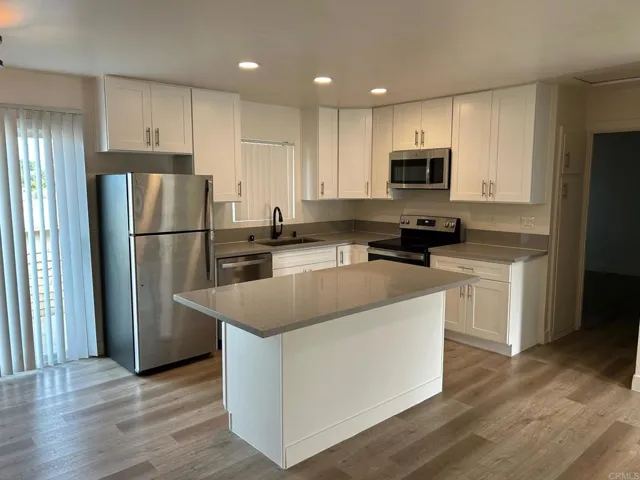 1037 51 Meadowlake Drive, Vista, California 92084