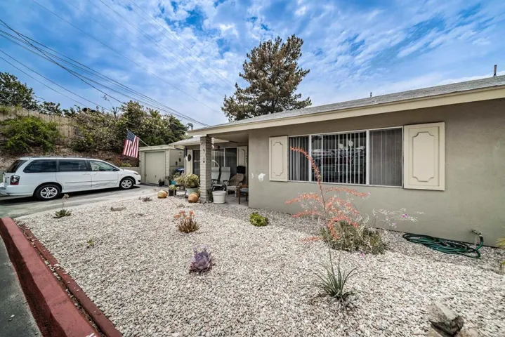 1037 51 Meadowlake Drive, Vista, California 92084