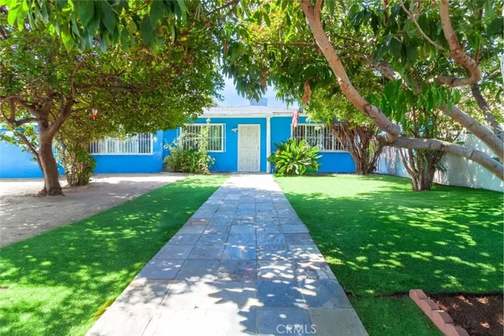 7545 White Oak, Reseda, California 91335