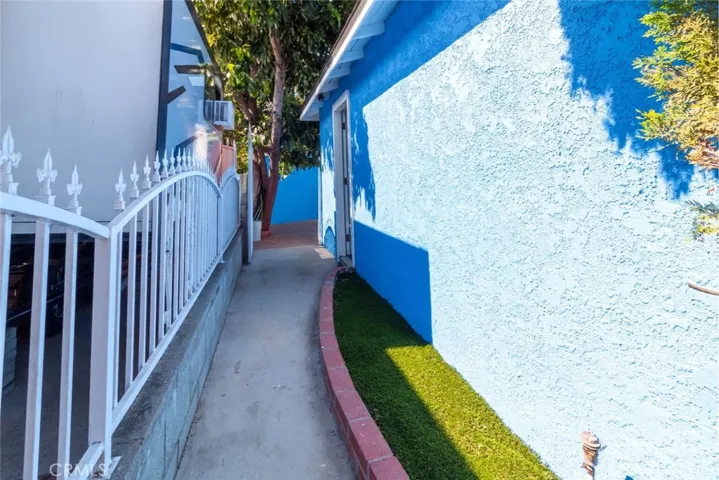 7545 White Oak, Reseda, California 91335