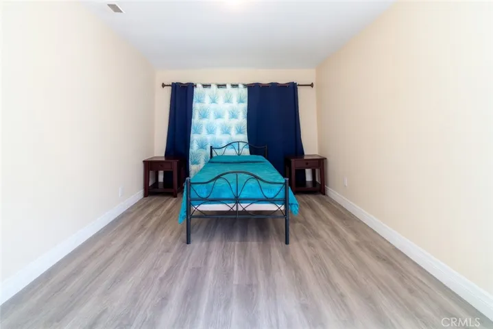 7545 White Oak, Reseda, California 91335