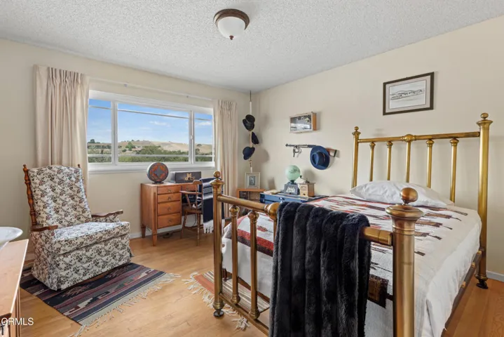 2465 Grand Ave Web-24