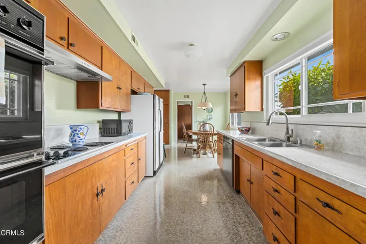 2465 Grand Ave Web-27