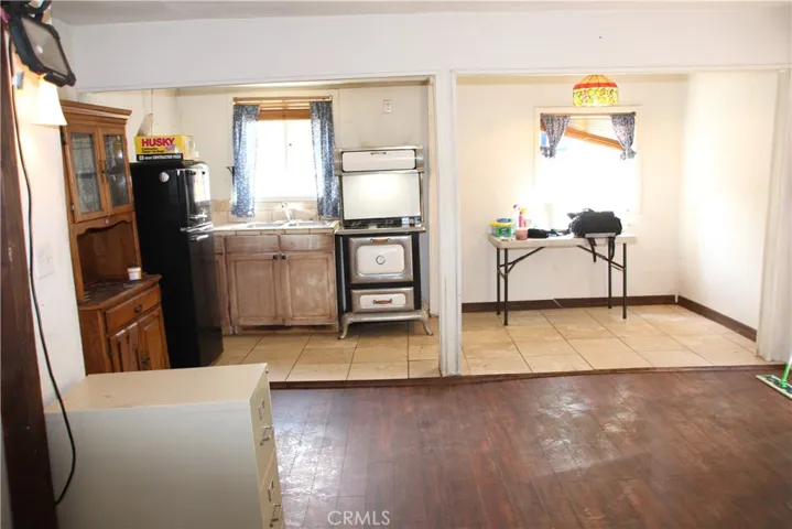 Kitchen & Dining area