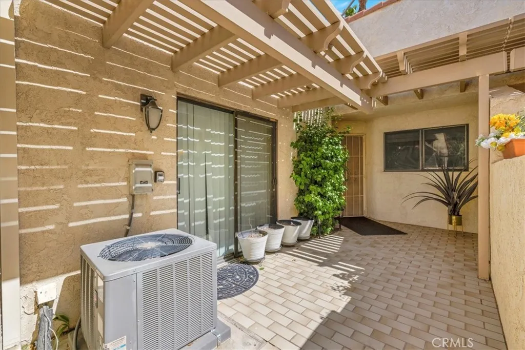 49108 Wayne Street, Indio, California 92201 home-pic-8
