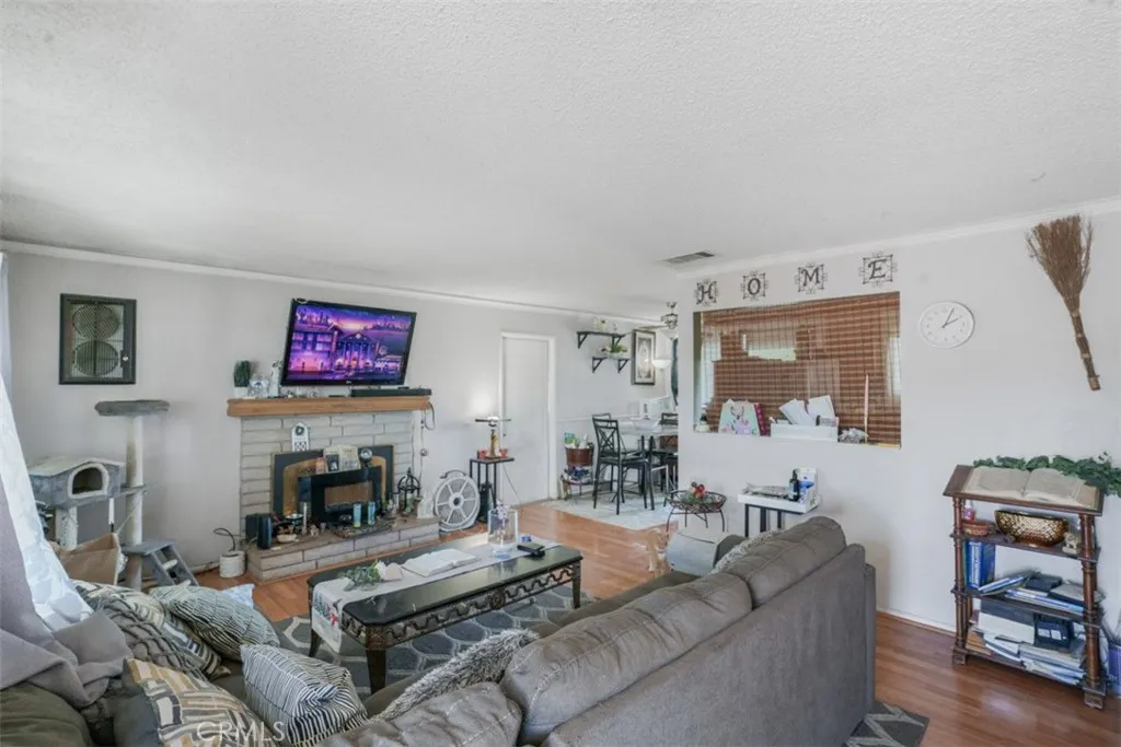 11995 11995 Jamacha, Apple Valley, California 92308 home-pic-8