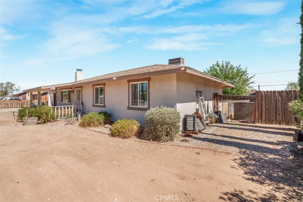 11995 11995 Jamacha, Apple Valley, California 92308 home-pic-2