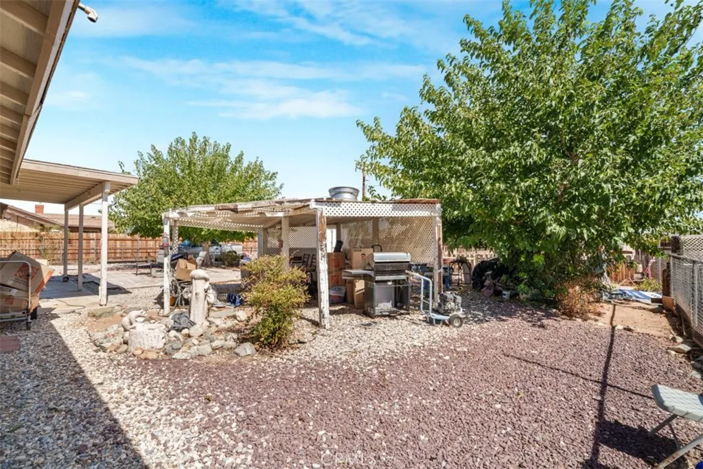 11995 11995 Jamacha, Apple Valley, California 92308 home-pic-26
