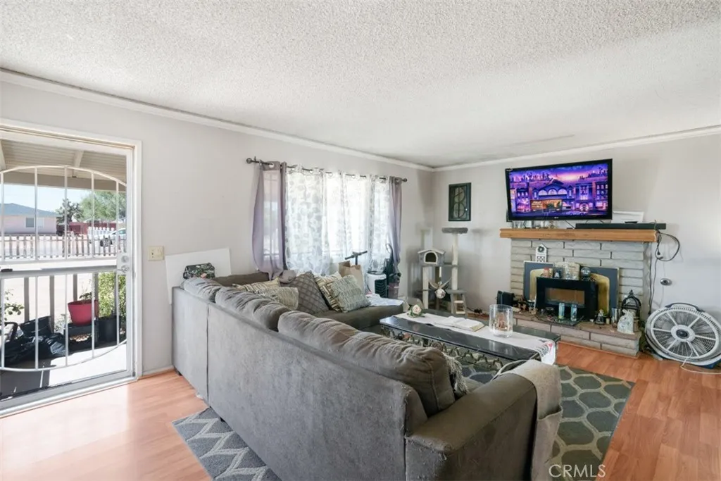 11995 11995 Jamacha, Apple Valley, California 92308 home-pic-6