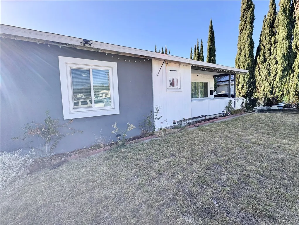 4558 N Mountain View, San Bernardino, California 92407 home-pic-3