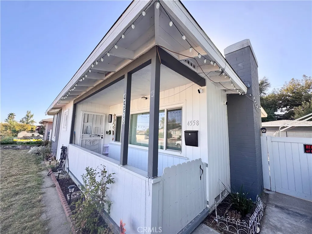 4558 N Mountain View, San Bernardino, California 92407 home-pic-1