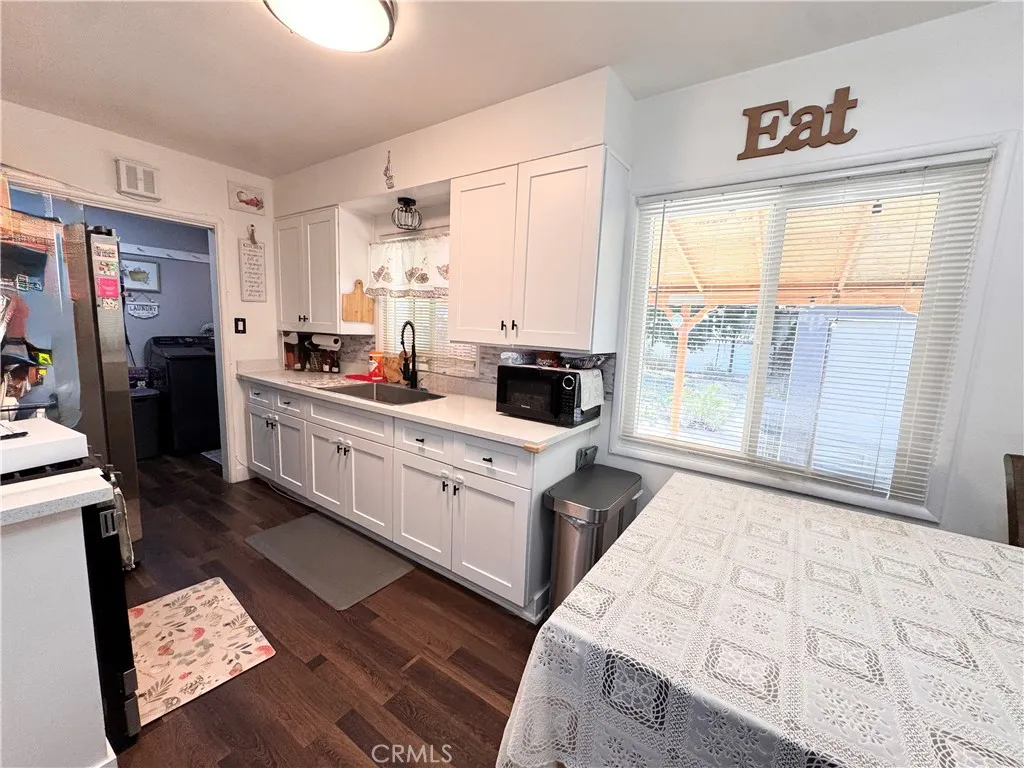 4558 N Mountain View, San Bernardino, California 92407 home-pic-6
