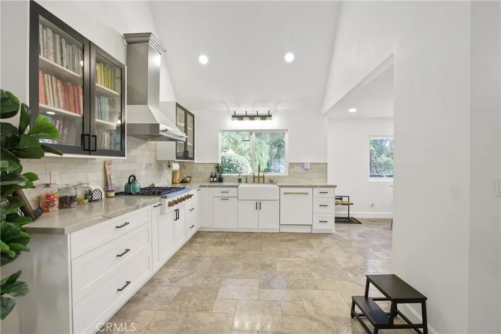 7332 E Grovewood, Orange, California 92869 home-pic-1
