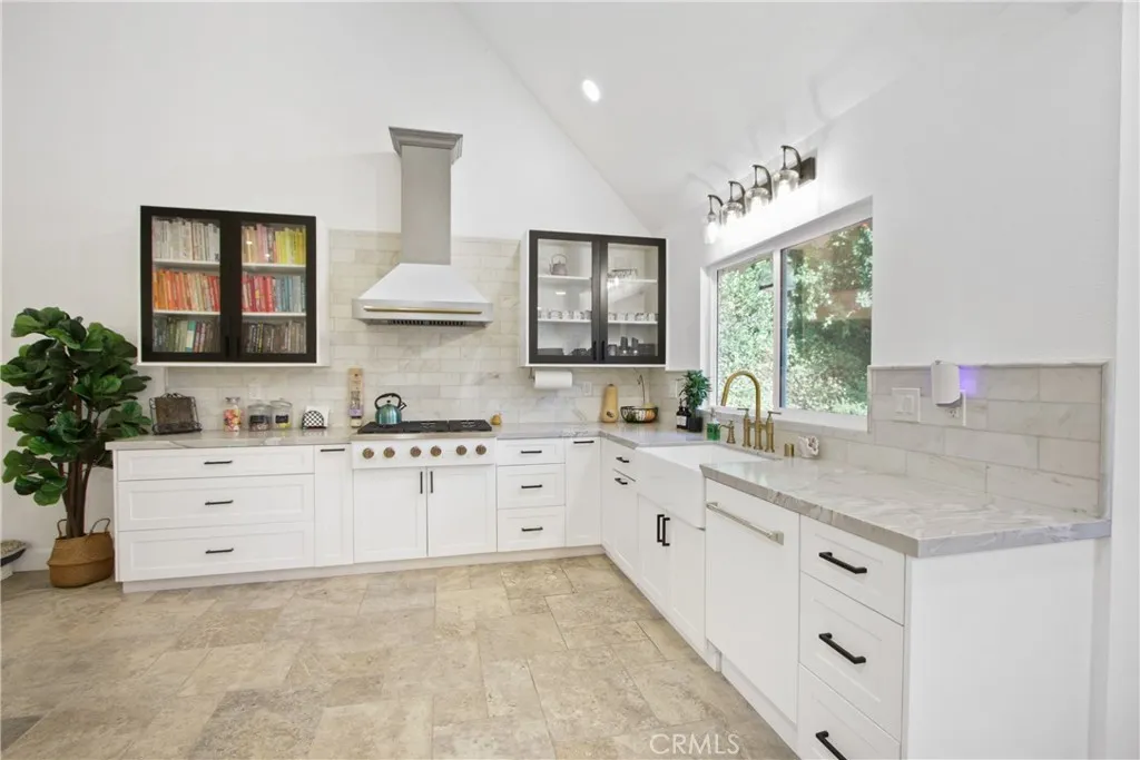 7332 E Grovewood, Orange, California 92869 home-pic-2