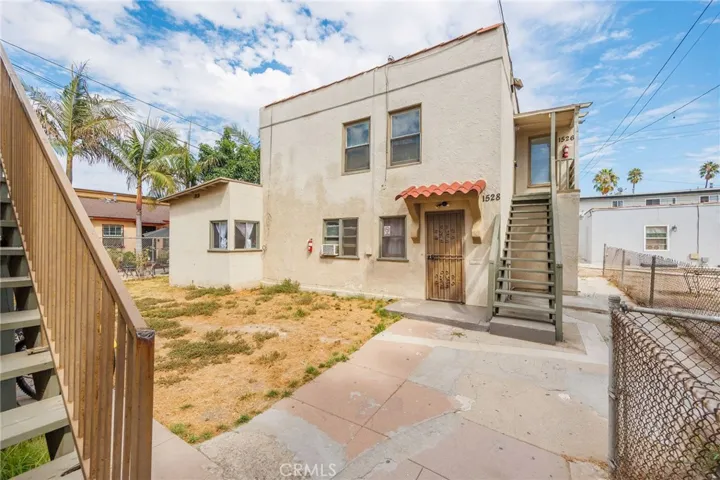 1526 Cedar Avenue, Long Beach, California 90813