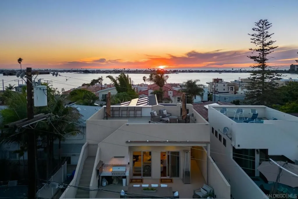 3705 Haines St, San Diego, California 92109 home-pic-24