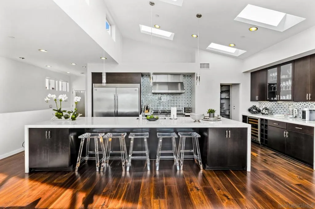 3705 Haines St, San Diego, California 92109 home-pic-2