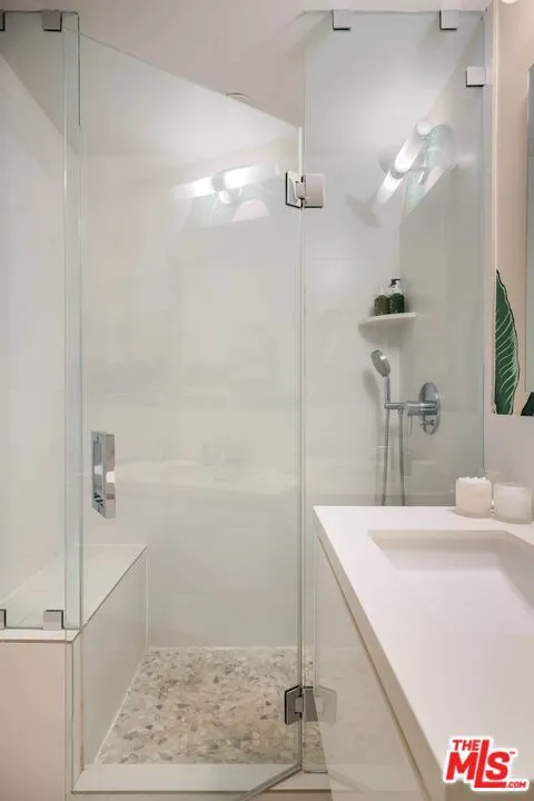 999 N Doheny Drive 702, West Hollywood, California 90069 home-pic-16