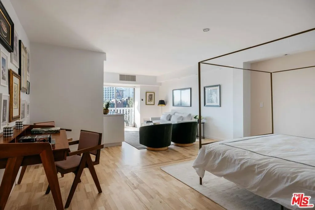 999 N Doheny Drive 702, West Hollywood, California 90069 home-pic-5