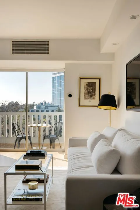 999 N Doheny Drive 702, West Hollywood, California 90069 home-pic-10