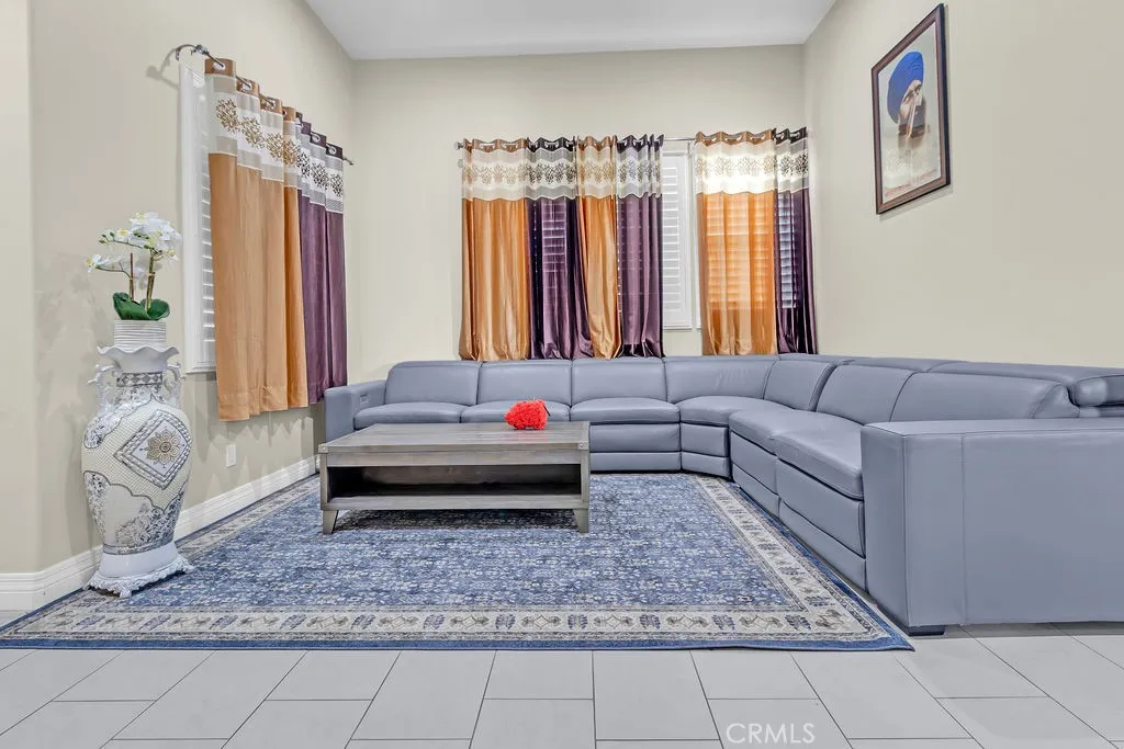 16565 W London, Fontana, California 92335 home-pic-3