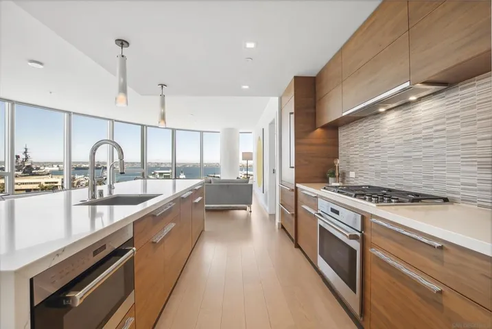 888 W E Street 902, San Diego, California 92101