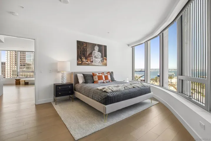 888 W E Street 902, San Diego, California 92101