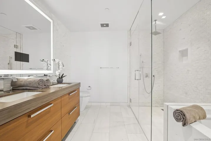888 W E Street 902, San Diego, California 92101