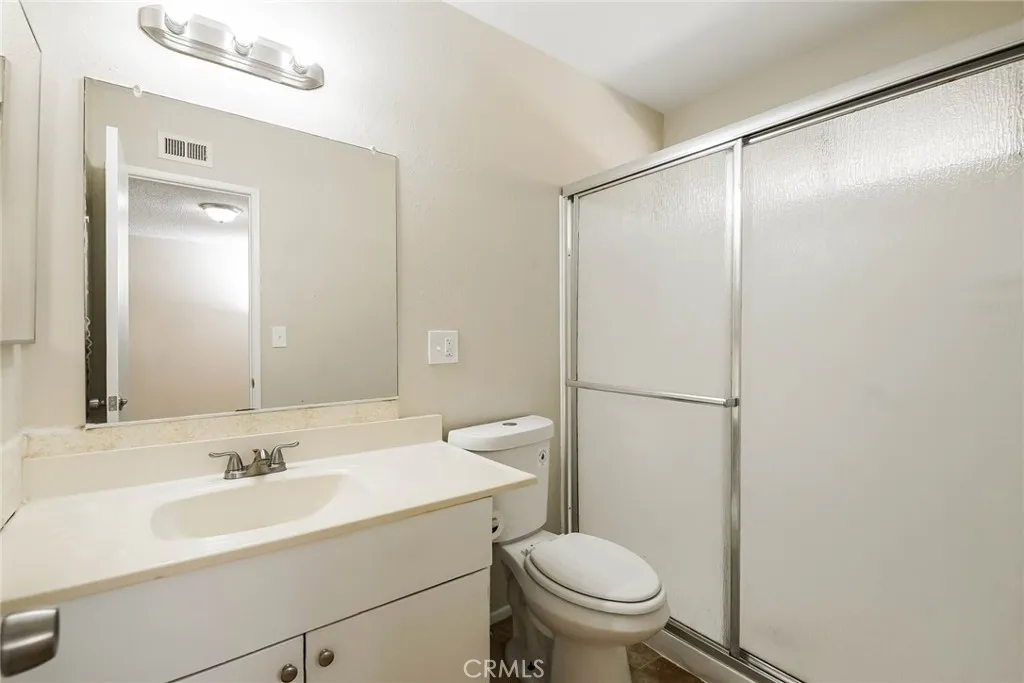609 E Pillsbury Street, Lancaster, California 93535 home-pic-10