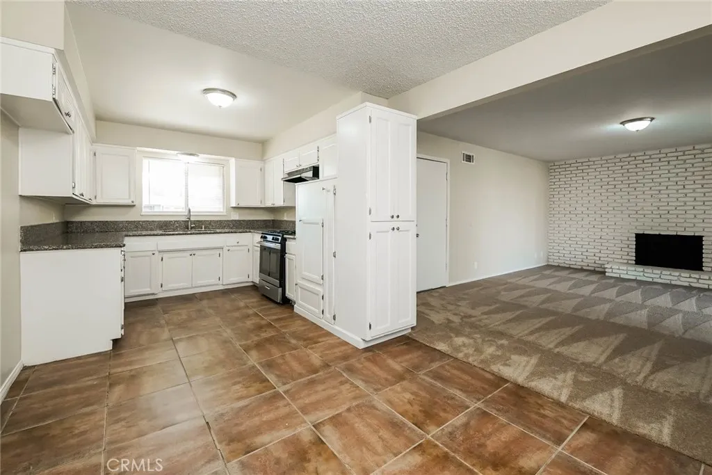 609 E Pillsbury Street, Lancaster, California 93535 home-pic-5