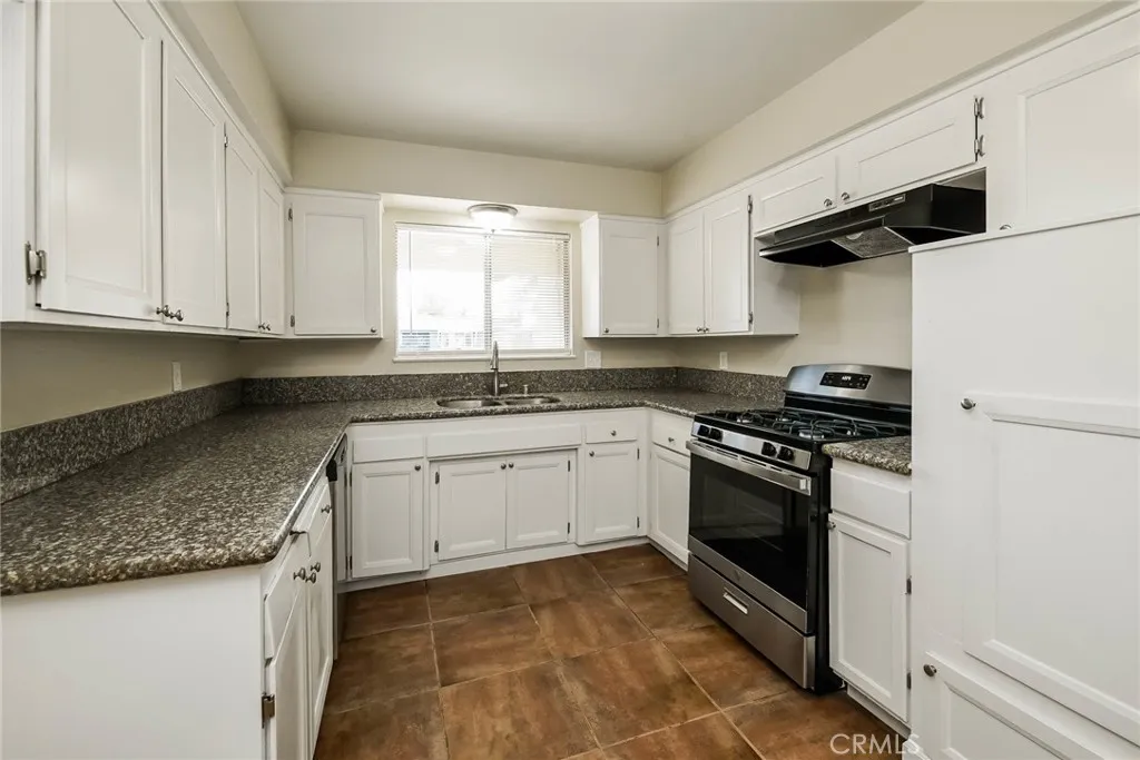 609 E Pillsbury Street, Lancaster, California 93535 home-pic-6