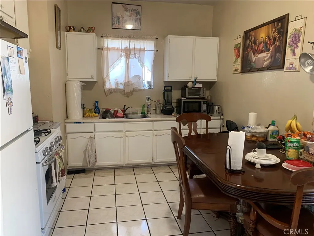 11218 Belhaven, Los Angeles, California 90059 home-pic-7