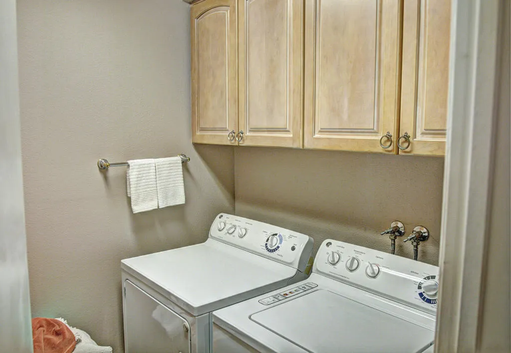 378 Desert Falls Drive E, Palm Desert, California 92211 home-pic-38