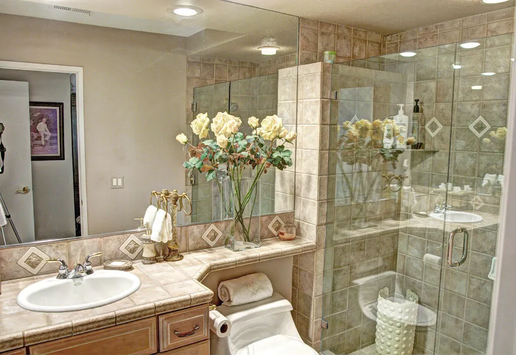 378 Desert Falls Drive E, Palm Desert, California 92211 home-pic-37