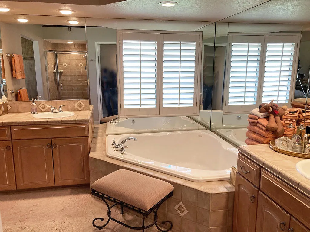 378 Desert Falls Drive E, Palm Desert, California 92211 home-pic-33