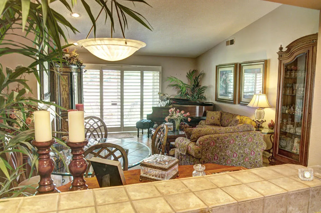 378 Desert Falls Drive E, Palm Desert, California 92211 home-pic-20
