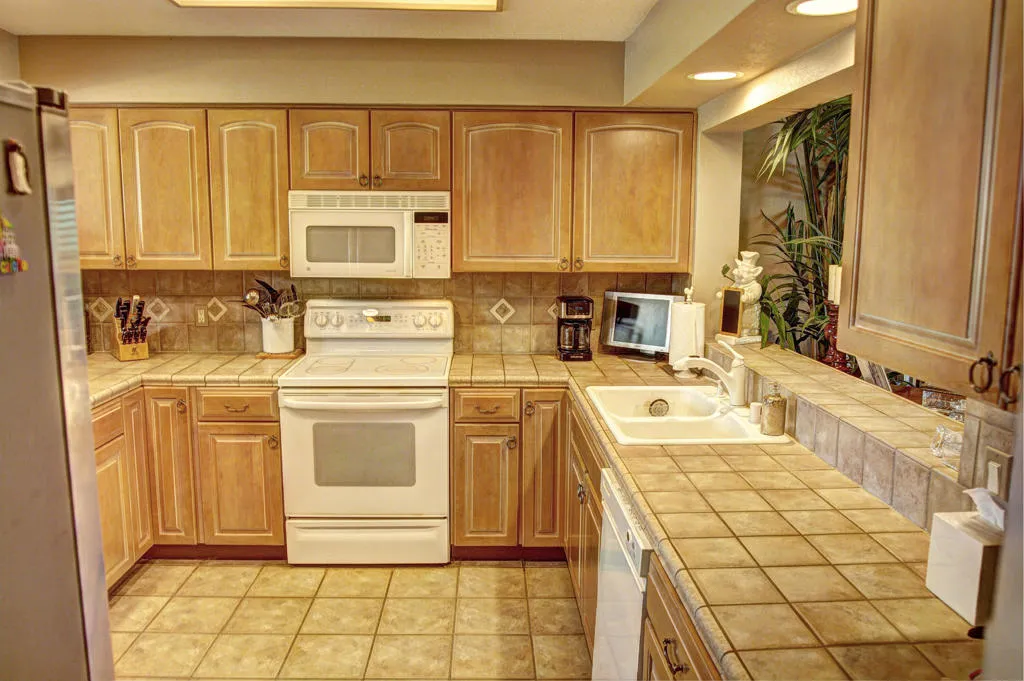378 Desert Falls Drive E, Palm Desert, California 92211 home-pic-23