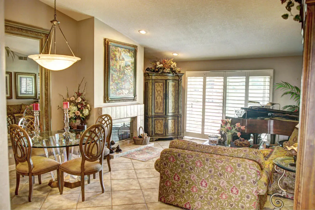 378 Desert Falls Drive E, Palm Desert, California 92211 home-pic-16