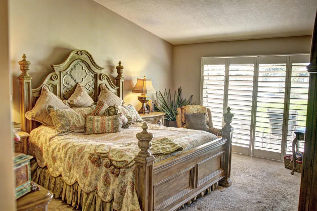 378 Desert Falls Drive E, Palm Desert, California 92211 home-pic-28