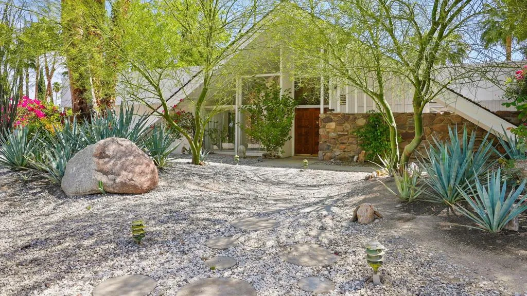 722 N High Road, Palm Springs, California 92262 home-pic-17