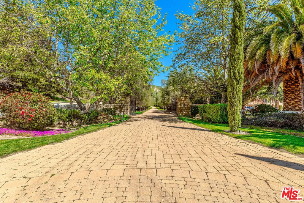 6914 Solano Verde Drive, Somis, California 93066 home-pic-15