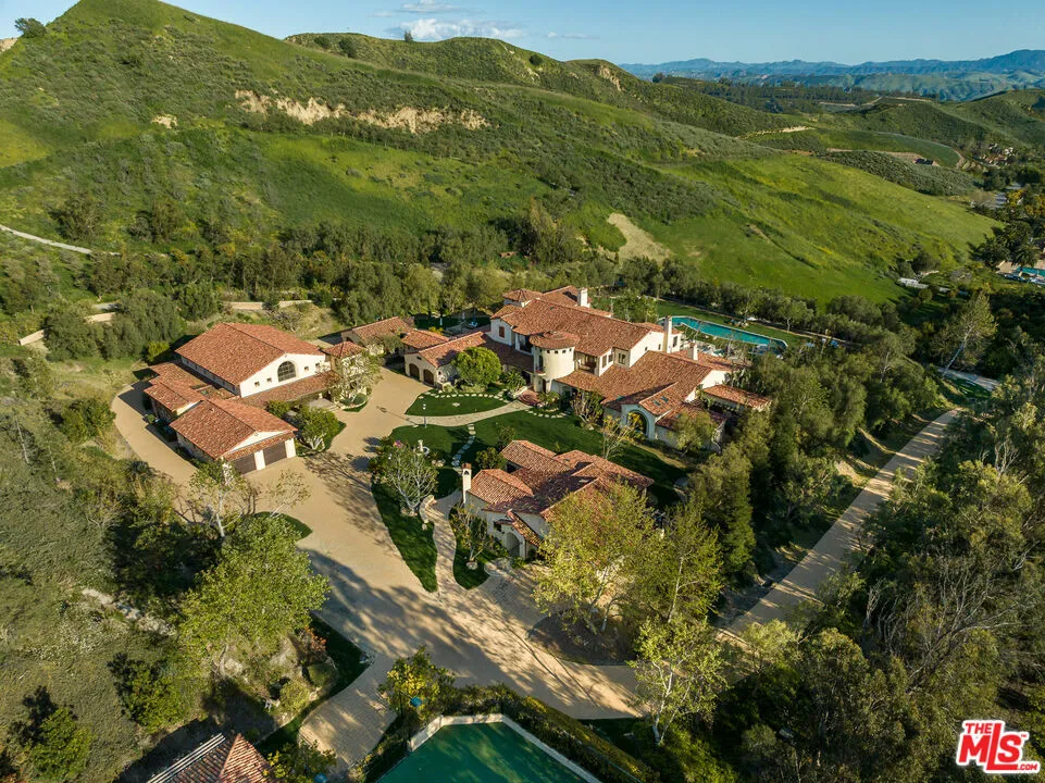 6914 Solano Verde Drive, Somis, California 93066 home-pic-11